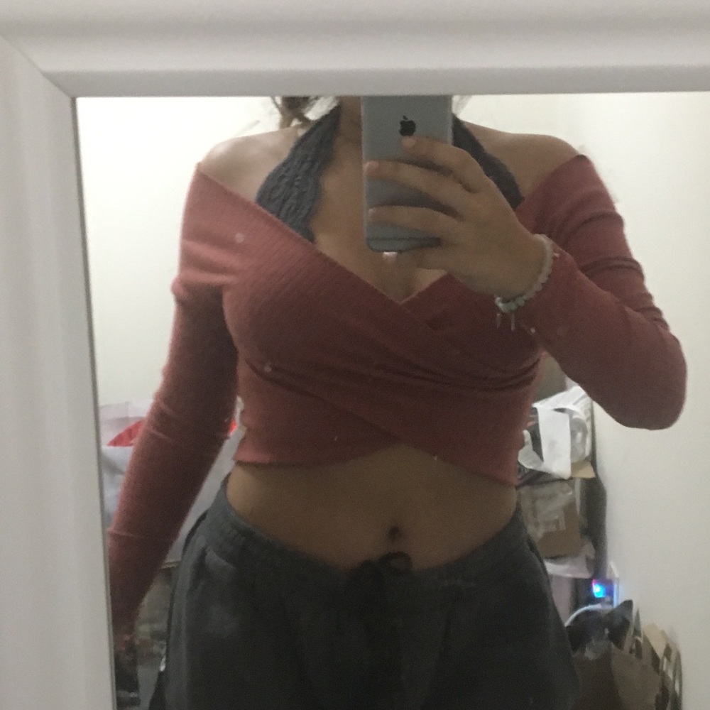 Cross front crop top - Picture 2 of 3